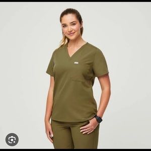 NWT Figs Martini Olive Scrub Set